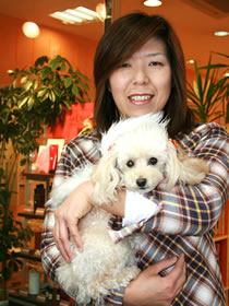 アシスタント　菊池 一枝　　Kikuchi Kazue